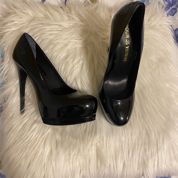 Black sexy heels, perfect for date night 💕 - Picture 3 of 4